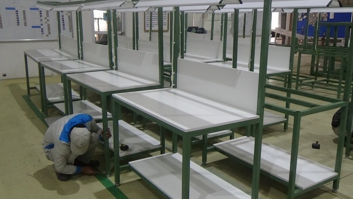 Bàn thao tác mặt gỗ